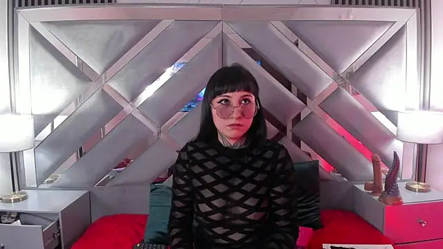 Snapshot of Ravenna666_ chatting on 02-25-26, 08:29 Ravenna666 online show from 02-25-26, 08:29