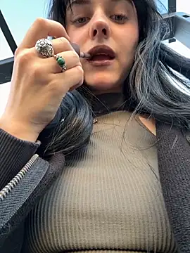 Only April online show from 09-11-25, 03:23