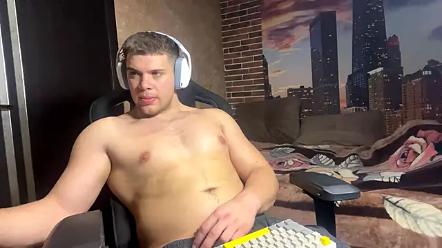 MusclePhantom online show from 03-27-26, 09:25