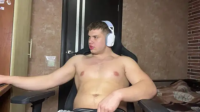 MusclePhantom online show from 04-24-26, 09:17