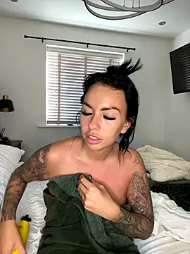 BELLABLACKXUK online show from 10-28-25, 01:47