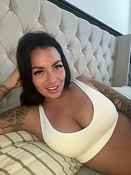 BELLABLACKXUK online show from 04-22-26, 06:38