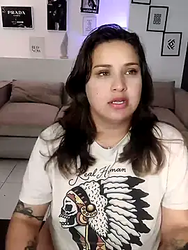 Laureen se online show from 07-15-26, 05:23