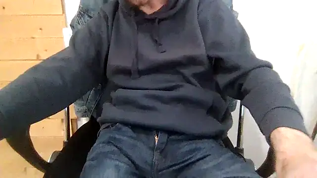 Snapshot of Edu7911 chatting on 11-06-25, 10:38 Edu7911 online show from 11-06-25, 10:38