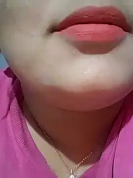 Snapshot of sexymotto chatting on 10-15-25, 05:13 sexymotto online show from 10-15-25, 05:13