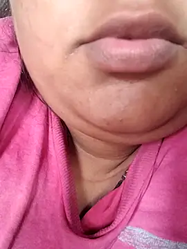 Snapshot of sexymotto chatting on 10-28-25, 05:00 sexymotto online show from 10-28-25, 05:00