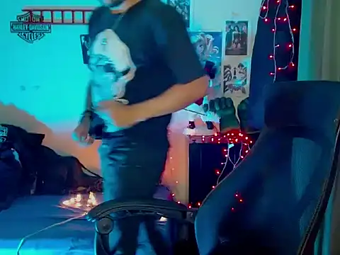 cortelioni massimo  online show from 11-05-25, 02:22