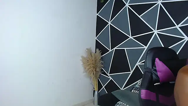 Snapshot of karol_the_warrior chatting on 09-19-25, 03:45 karol the warrior online show from 09-19-25, 03:45