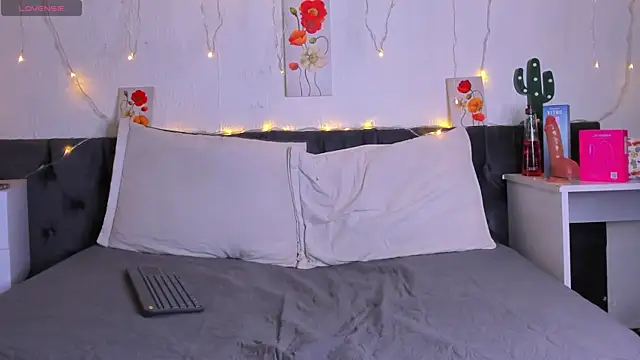 AmaraMoon  online show from 11-09-25, 12:47