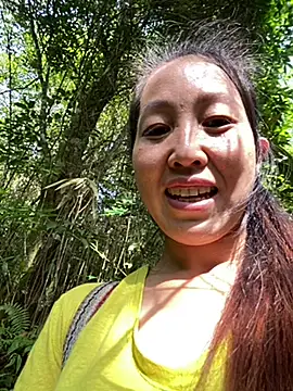 Huong-Ly online show from 10-30-25, 01:29