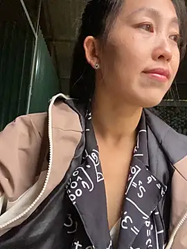 Huong-Ly online show from 11-11-25, 02:11