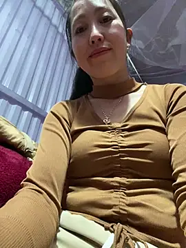 Huong-Ly online show from 02-15-26, 07:51