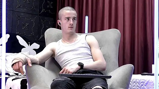 SirReed online show from 04-09-26, 06:19