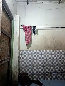 nughtytommy01 online show from 04-04-26, 06:05