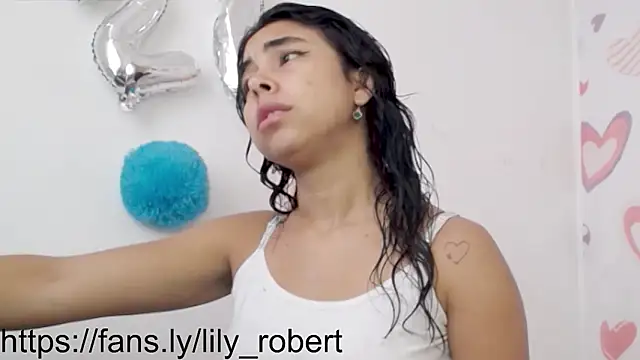 Snapshot of lily_robertss_ chatting on 09-13-25, 03:12 lily robertss online show from 09-13-25, 03:12