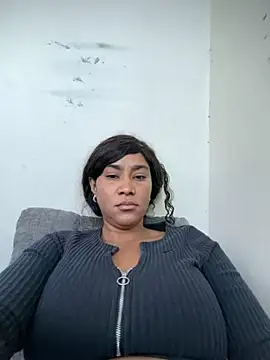 LuckyKhloe online show from 10-29-25, 11:45