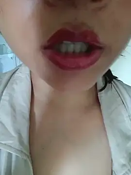 Hott Muskan online show from 05-21-26, 10:44
