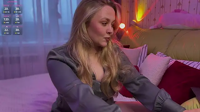 Estella Elwood online show from 03-08-26, 12:52