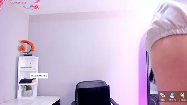 Emma  clark  online show from 09-12-25, 12:38