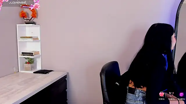 Emma  clark  online show from 10-01-25, 12:11