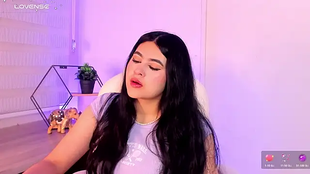 Emma  clark  online show from 11-27-25, 12:51