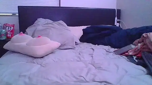 Snapshot of Eclipticice94 chatting on 10-28-25, 12:36 Eclipticice94 online show from 10-28-25, 12:36