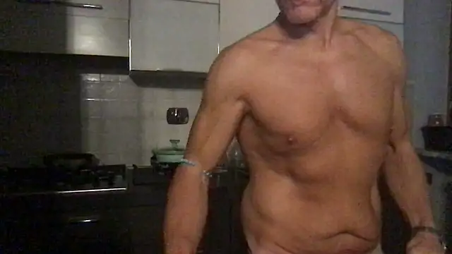 Axl hot online show from 07-28-26, 09:25
