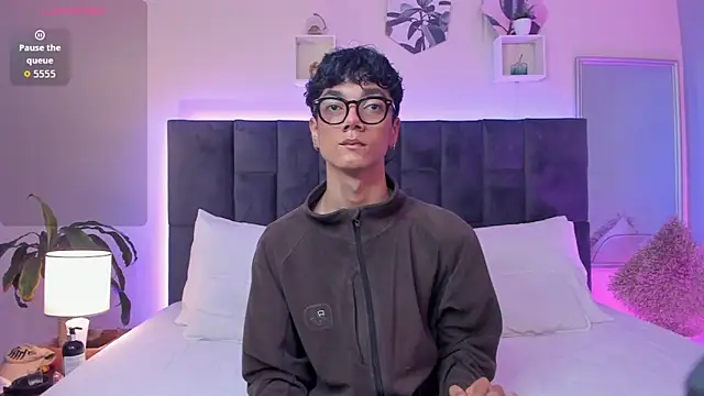 Phillicious   online show from 09-17-25, 09:27