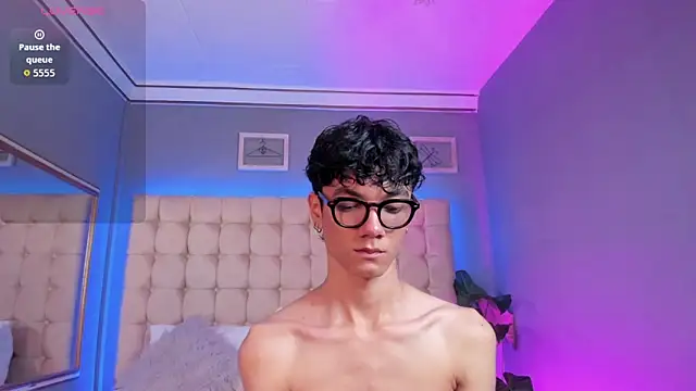 Phillicious   online show from 09-19-25, 09:48