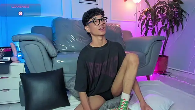 Phillicious   online show from 03-29-26, 06:13