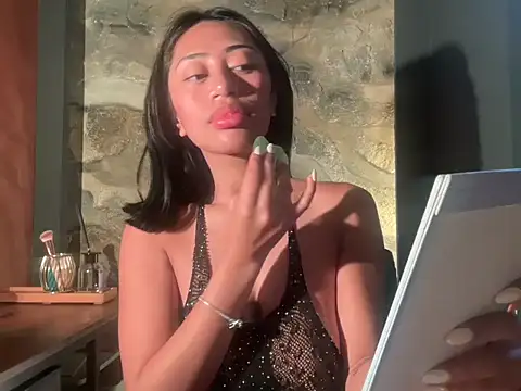 LittleHermes online show from 10-27-25, 02:37