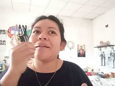 Kitty WetXxX online show from 06-10-26, 06:07