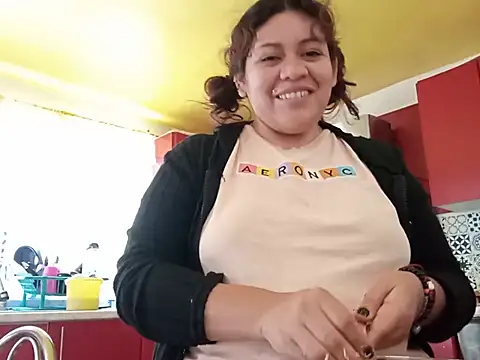 Kitty WetXxX online show from 06-13-26, 07:12