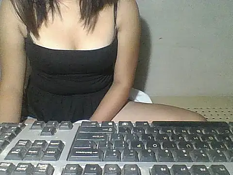 Skinny PinayGirljust18 online show from 04-18-26, 08:20
