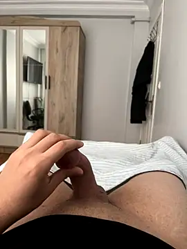 Snapshot of Erenn9972 chatting on 09-21-25, 12:51 Erenn9972 online show from 09-21-25, 12:51