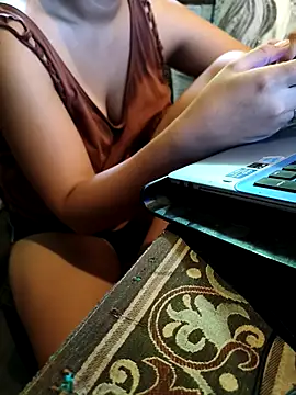 Snapshot of Lovelyann02 chatting on 06-11-26, 05:05 Lovelyann02 online show from 06-11-26, 05:05