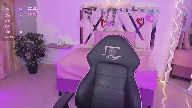 ZURY TAY online show from 11-08-25, 11:54