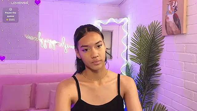 artemiss tay online show from 10-17-25, 07:05