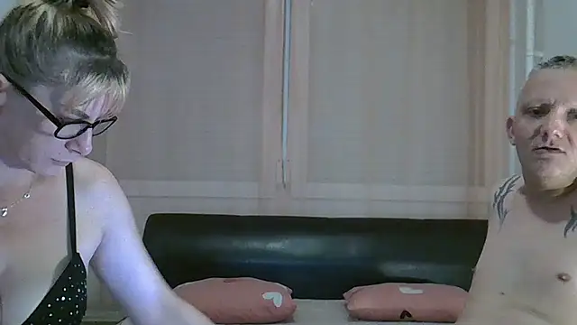 Snapshot of VanessaJoci chatting on 09-24-25, 04:54 VanessaJoci online show from 09-24-25, 04:54