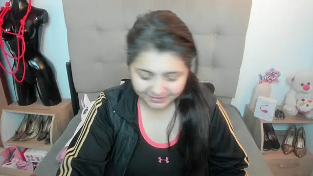 TifanyAmazinng online show from 12-04-25, 12:25