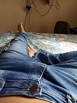 Snapshot of comobucetinhas chatting on 09-12-25, 07:03 comobucetinhas online show from 09-12-25, 07:03