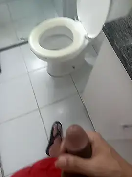 Snapshot of comobucetinhas chatting on 11-15-25, 07:21 comobucetinhas online show from 11-15-25, 07:21