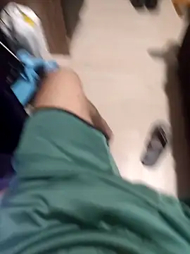 comobucetinhas online show from 12-18-25, 07:31