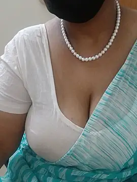 Snapshot of tami_lavanya chatting on 05-15-26, 04:58 tami lavanya online show from 05-15-26, 04:58
