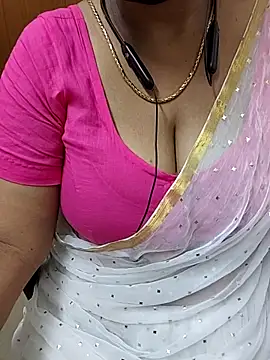 Snapshot of tami_lavanya chatting on 06-11-26, 06:06 tami lavanya online show from 06-11-26, 06:06