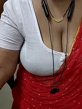Snapshot of tami_lavanya chatting on 07-09-26, 04:44 tami lavanya online show from 07-09-26, 04:44