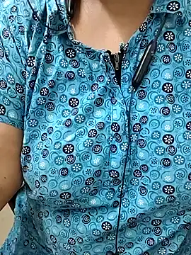 Snapshot of tami_lavanya chatting on 08-09-26, 03:44 tami lavanya online show from 08-09-26, 03:44