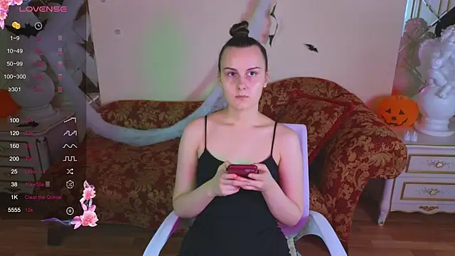 Kelly Cartier online show from 11-06-25, 12:28