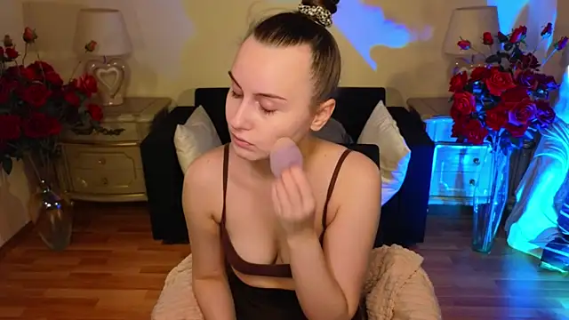 Kelly Cartier online show from 12-04-25, 12:14