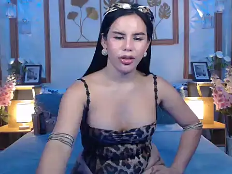 Snapshot of Yakarena chatting on 11-26-25, 01:23 Yakarena online show from 11-26-25, 01:23